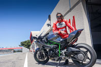 Philippe Monneret atteint 357 km/h au Paul-Ricard au guidon de la Kawasaki H2R, en 2015.