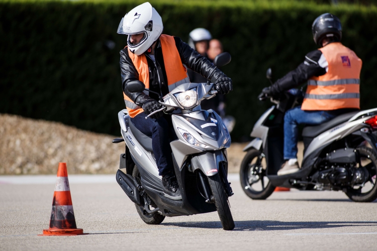 Formation scooter 125cc