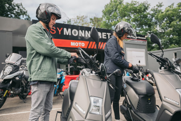 Transporter votre enfant à moto ou scooter, part. 4 : Casque moto