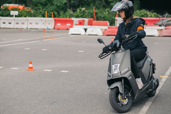 Scooter Sans Permis et 50cc • GO2ROUES