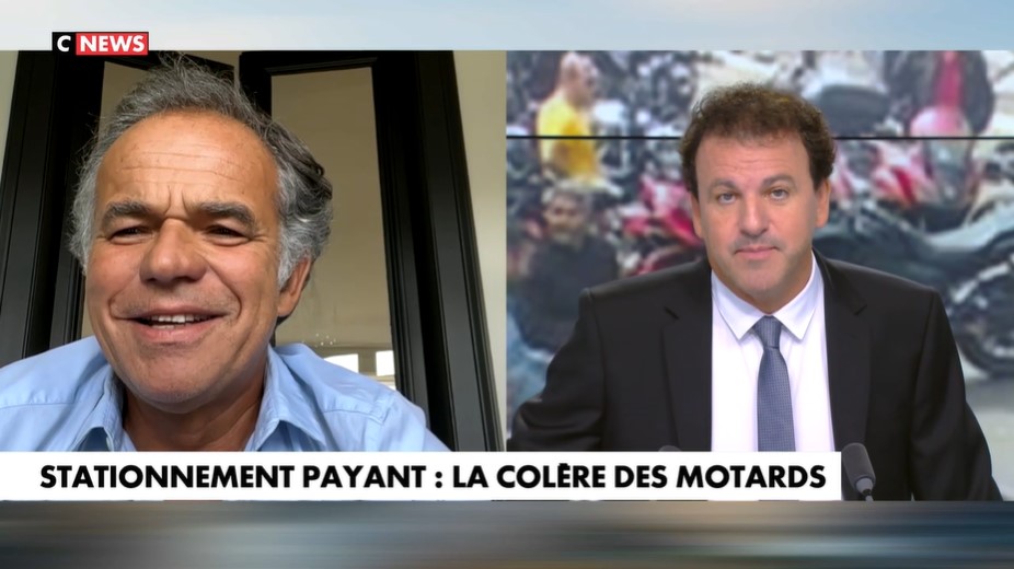 Stationnement payant : la colère des motards avec Philippe Monneret (CNEWS)