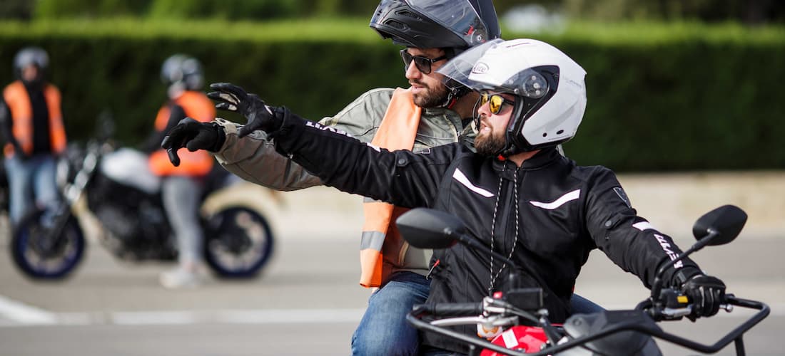 Travail du moniteur en moto-école